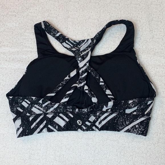 ❤️Cross-Back Sports Bra - Picture 3 of 4